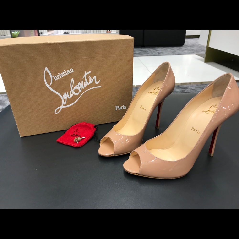 Christian Louboutin- Nude Classic NEW